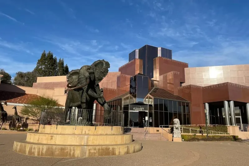Blackhawk Museum Danville CA — 3700 Blackhawk Plaza Cir, Smithsonian-affiliated automotive and art museum