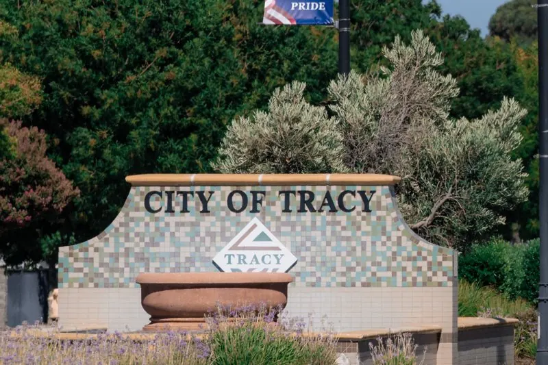 City of Tracy CA welcome sign landmark